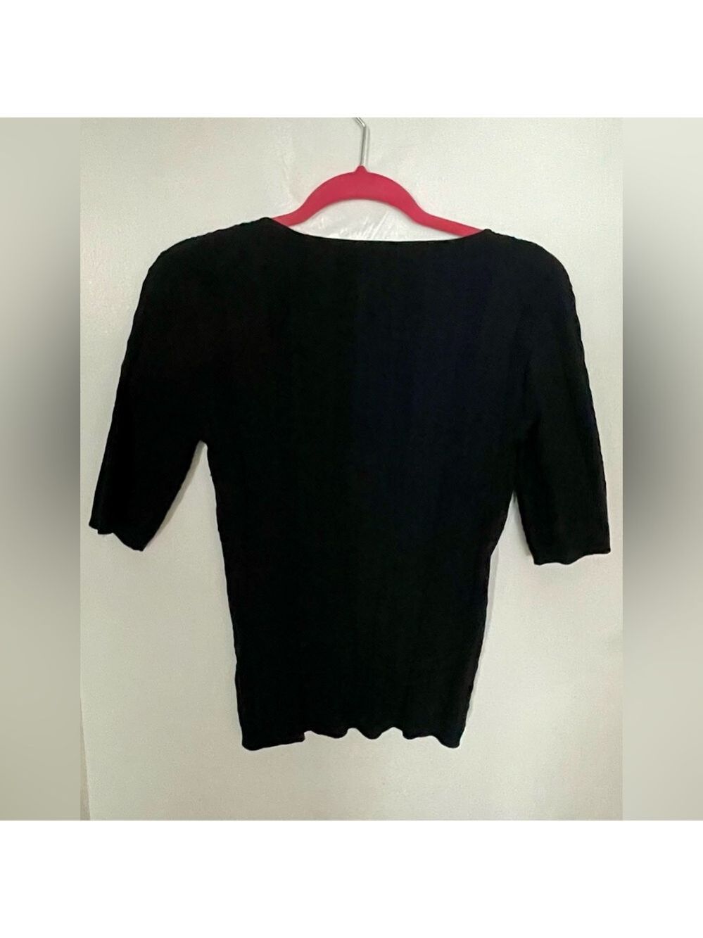 NWT Elie Tahari Dark Navy 3/4 Sleeve Gold Ring Detail Ribbed Knit Top Size M - Picture 4 of 8